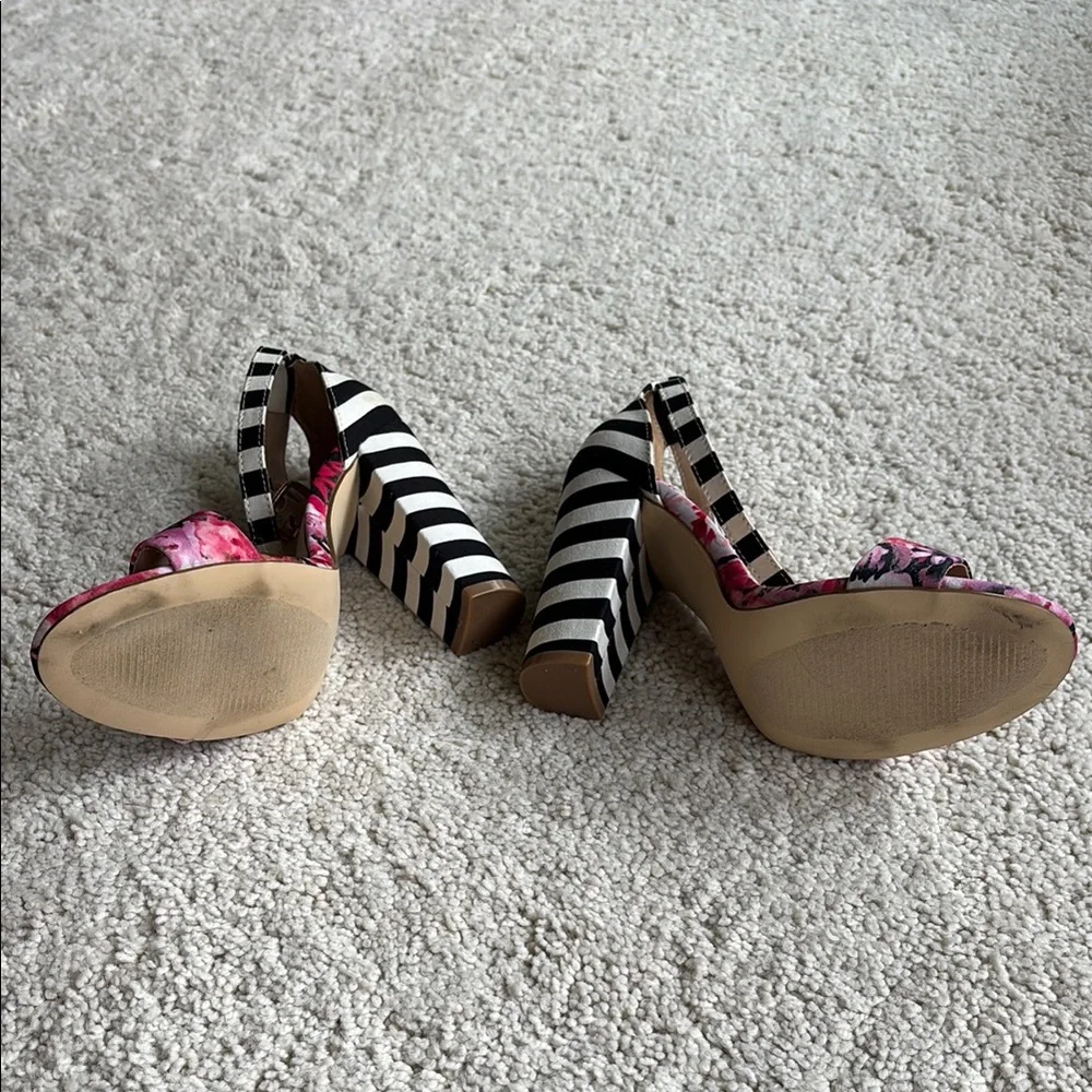 JustFab Women's Floral and Striped Heels - Picture 8 of 10